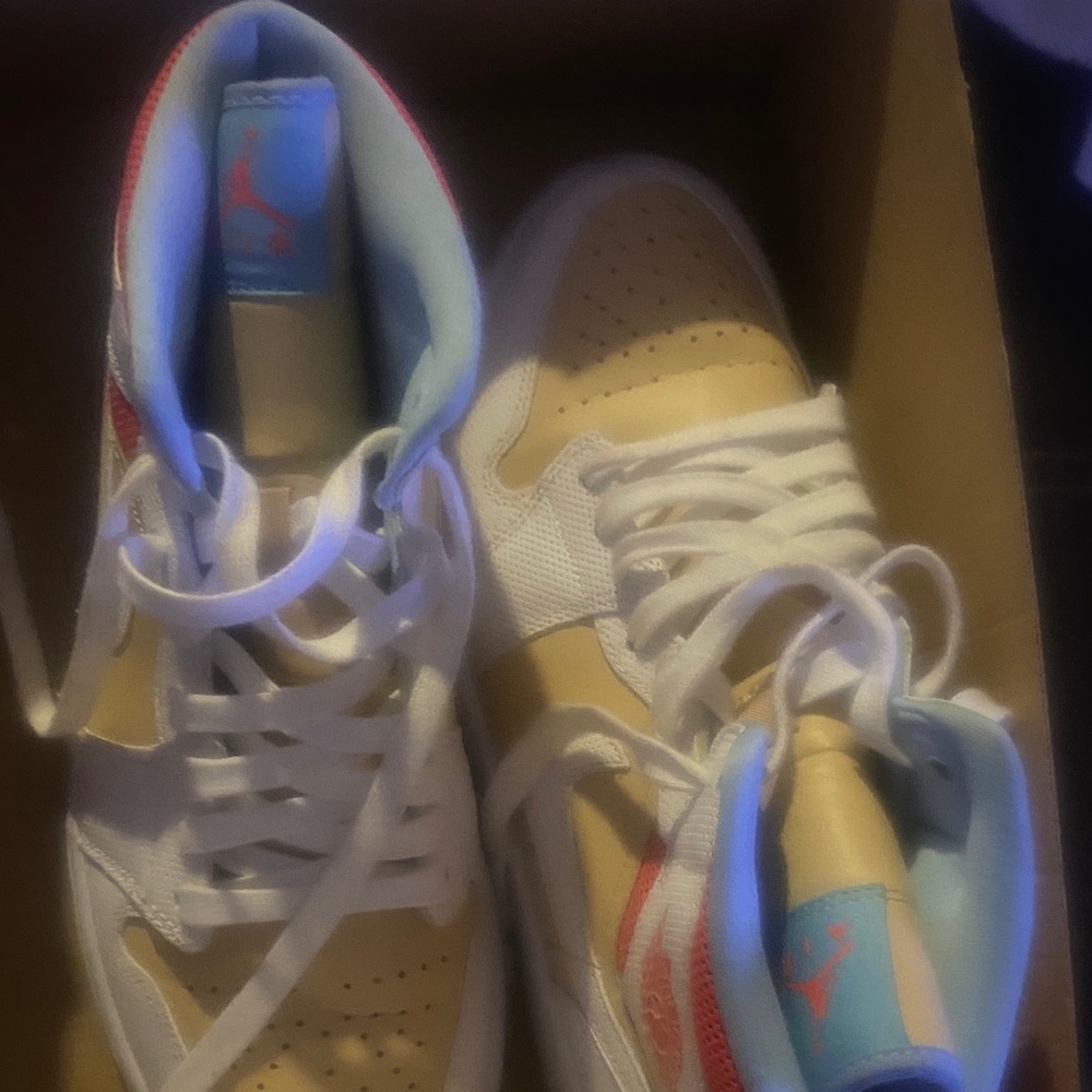 Jordan Kids Sneakers - Cream, Blue, and Red